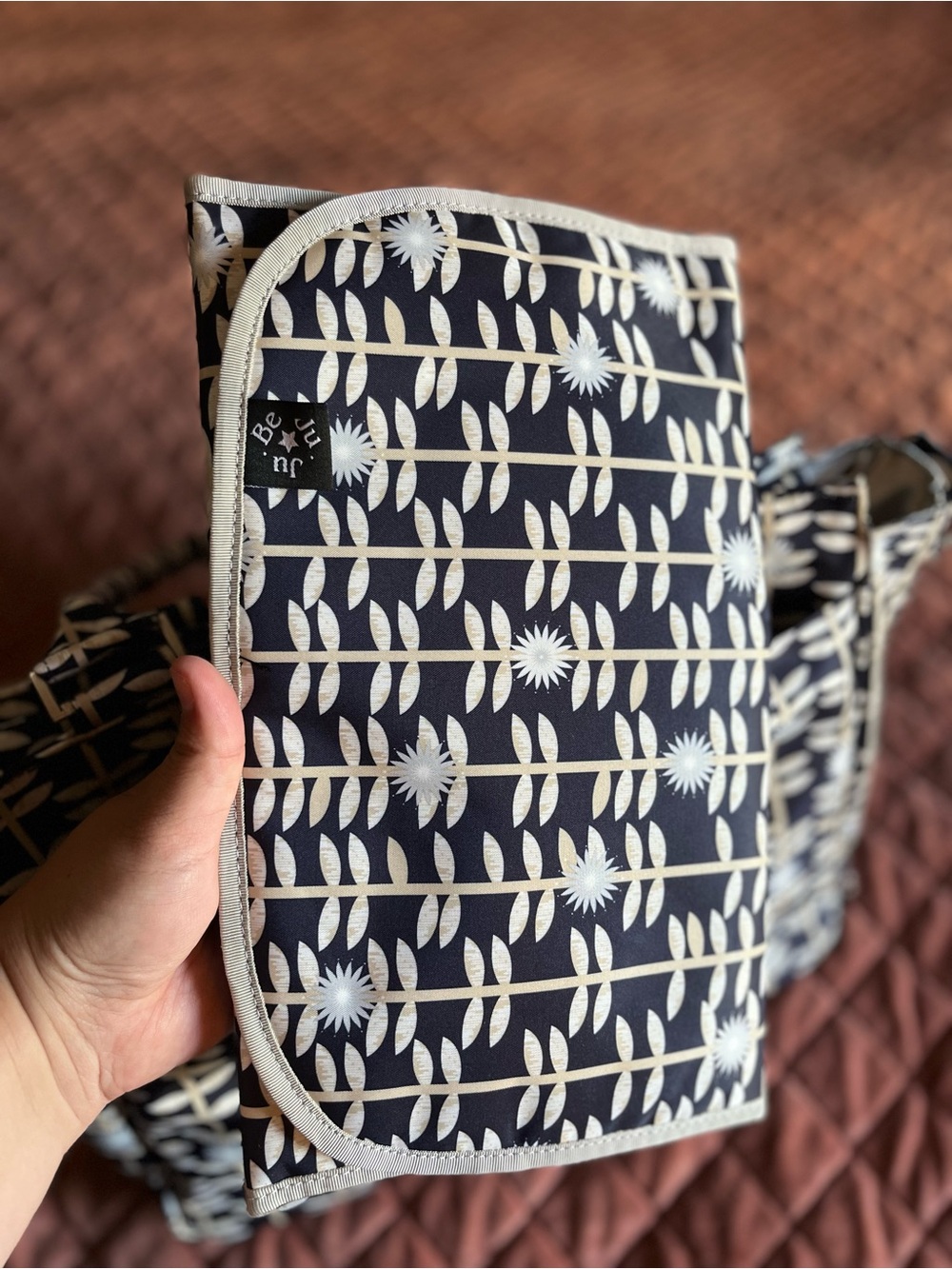 JuJuBe Be Classy diaper bag in the "Dandy Lines" print NEW without tags - Picture 3 of 15
